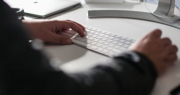So setzen Sie ein kleines Netzwerk am Arbeitsplatz in Windows 10 auf